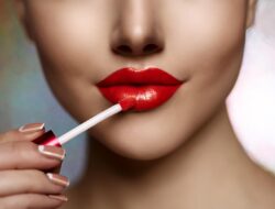 Pilihan warna lipstick yang cocok untuk anda yang berkulit sawo matang