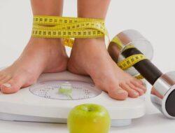 Tips Menjaga Berat Badan Tetap Ideal Saat Bulan Puasa