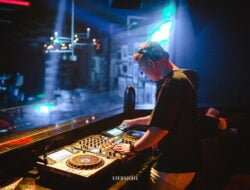 DJ NOZA LAVENZA sempat di lempar botol hingga mandi uang.