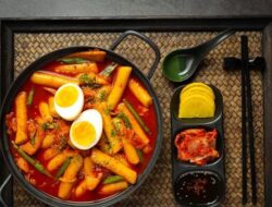 Apa Bedanya Tteokbokki dan Topokki?