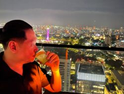 Kevin Japar Menjelajahi Jakarta di Malam Hari