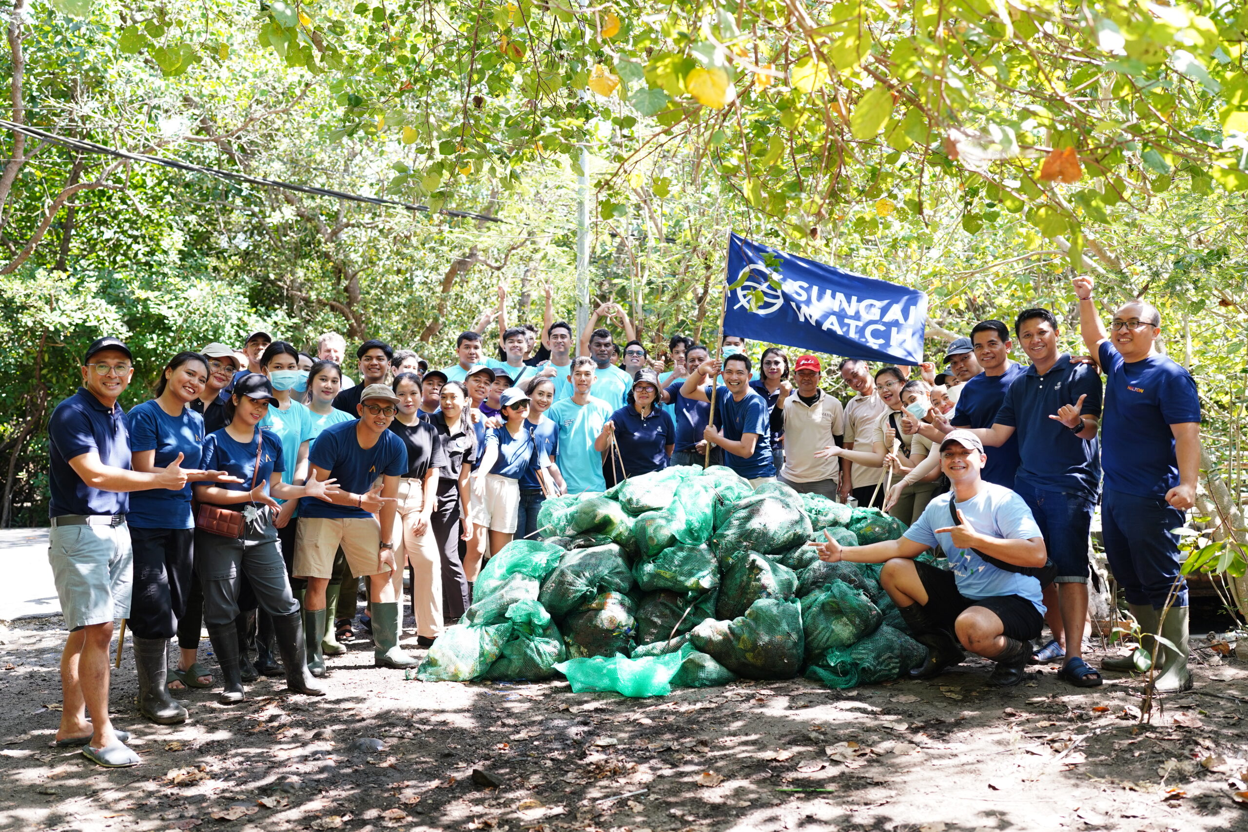 Mangrove Cleaning with Sungai Watch