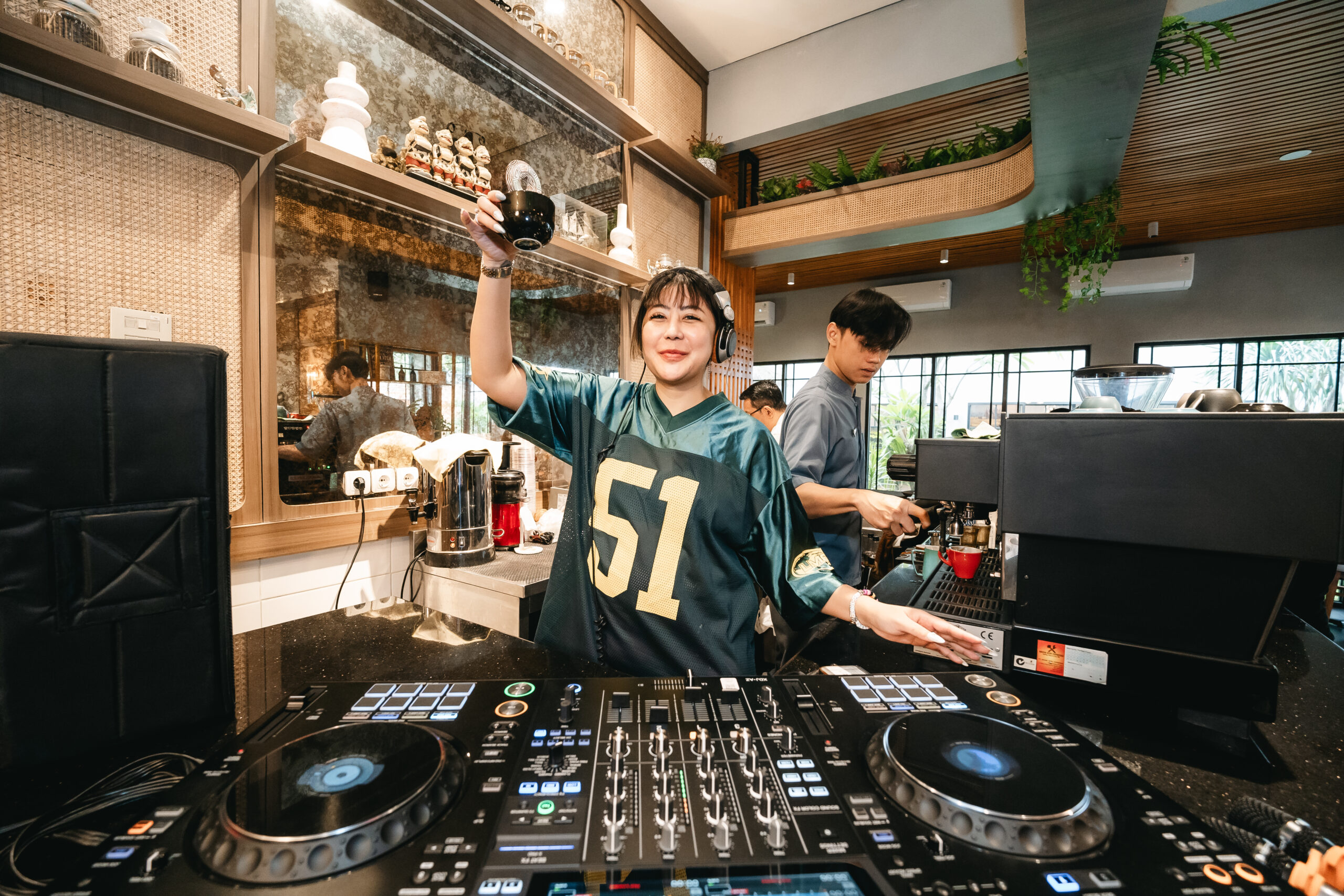 Aprilia Sky - Breakfast Beat